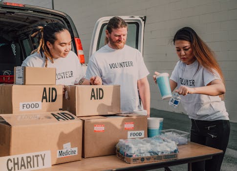 family volunteering together